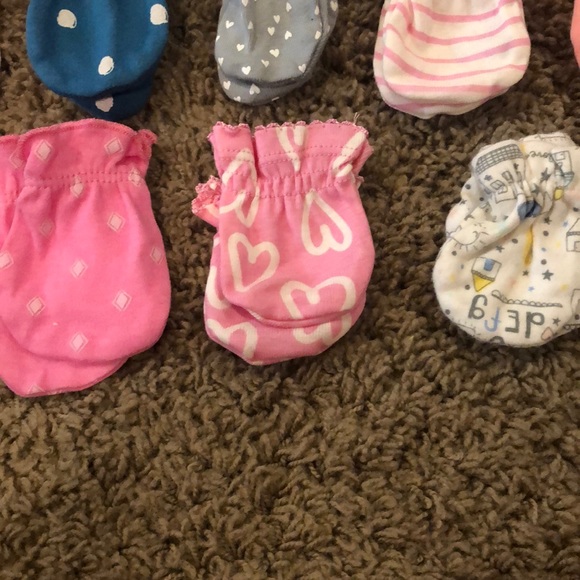 💥SOLD💥Baby mittens and hats 💥SOLD!💥 - Picture 4 of 7